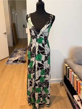 Aqua Brand Sleeveless V-Neck Green & Black Floral Maxi Dress - Size Small